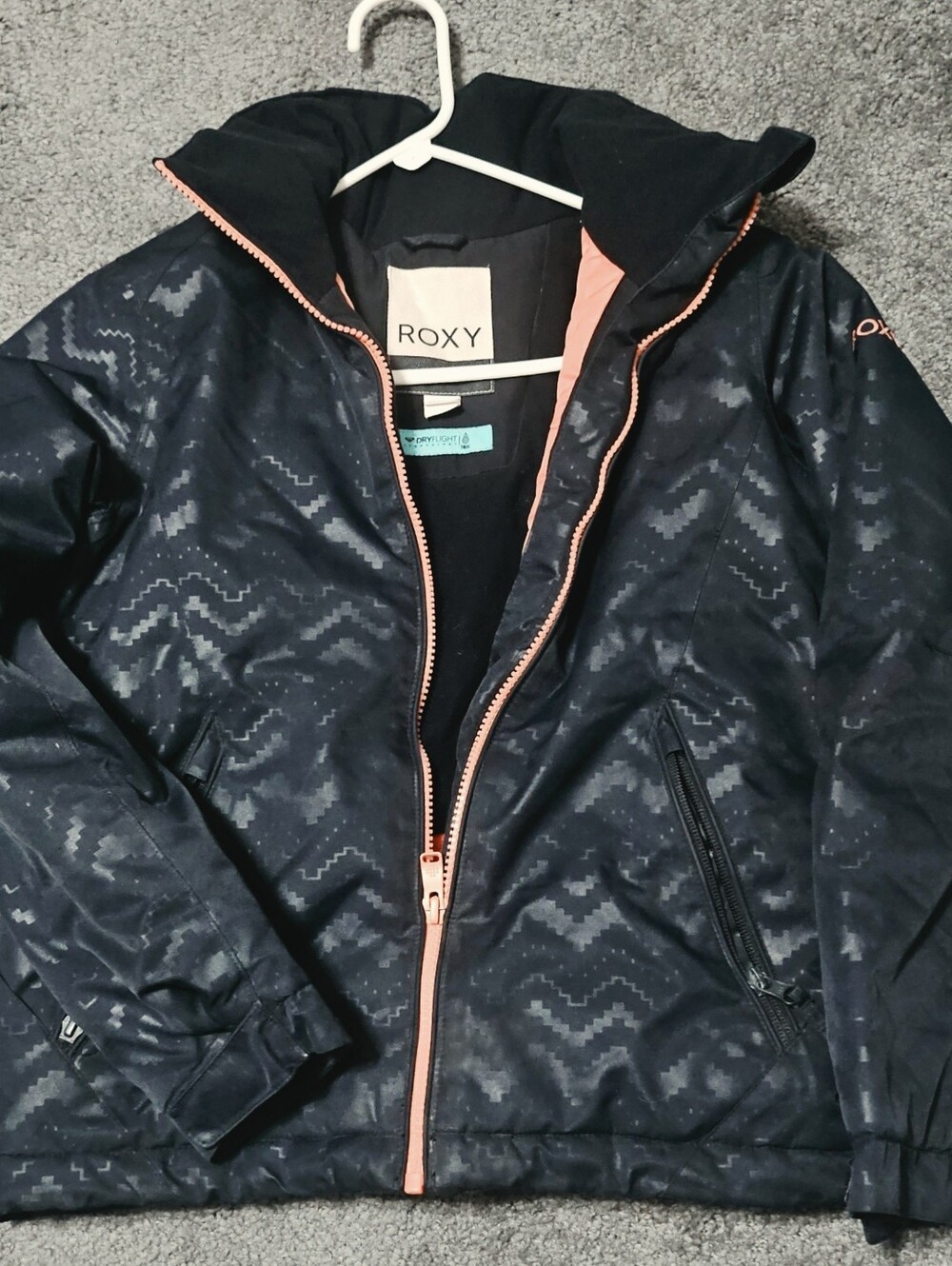 Womens Dry Flight  Roxy Snowboarding Jacket Chevron/black/coral size 10